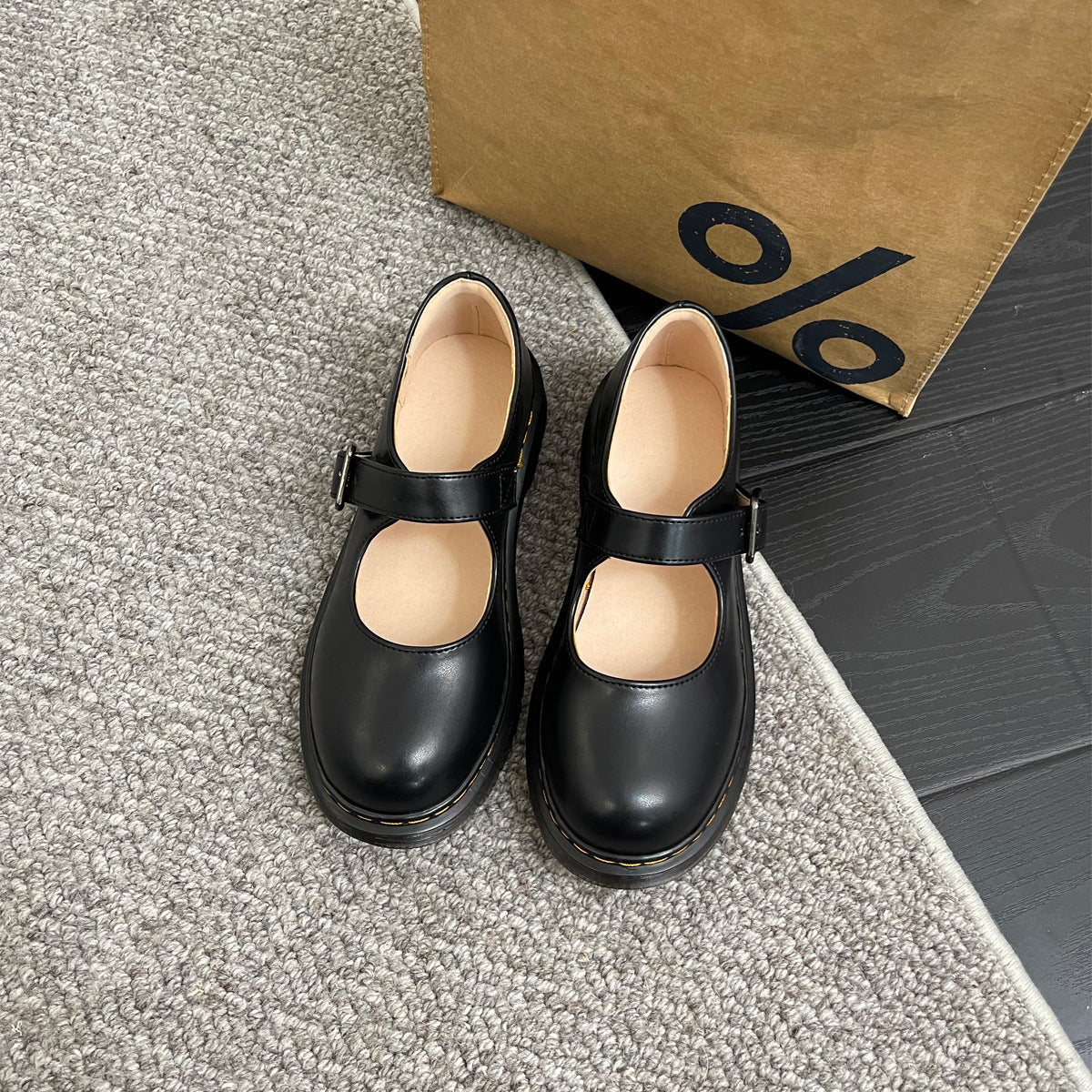 Harriet – Lage Retro Schoenen in Preppy Stijl van Vegan Leer