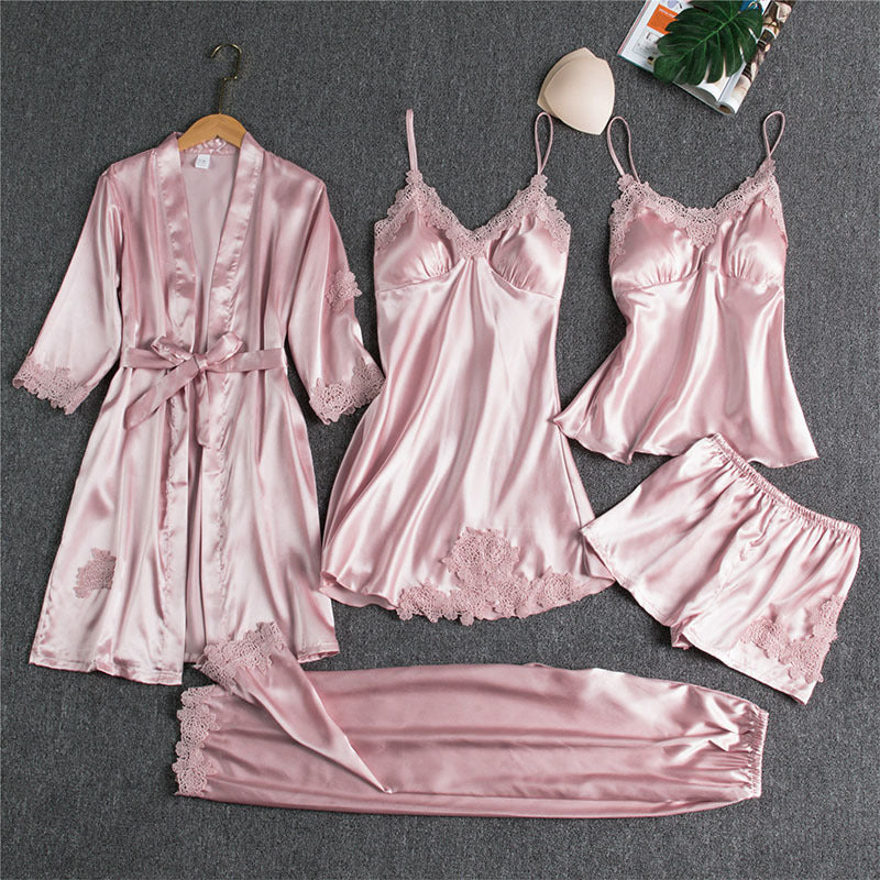 Fiona – Vijfdelige Satijnen Pyjama Set voor Dames