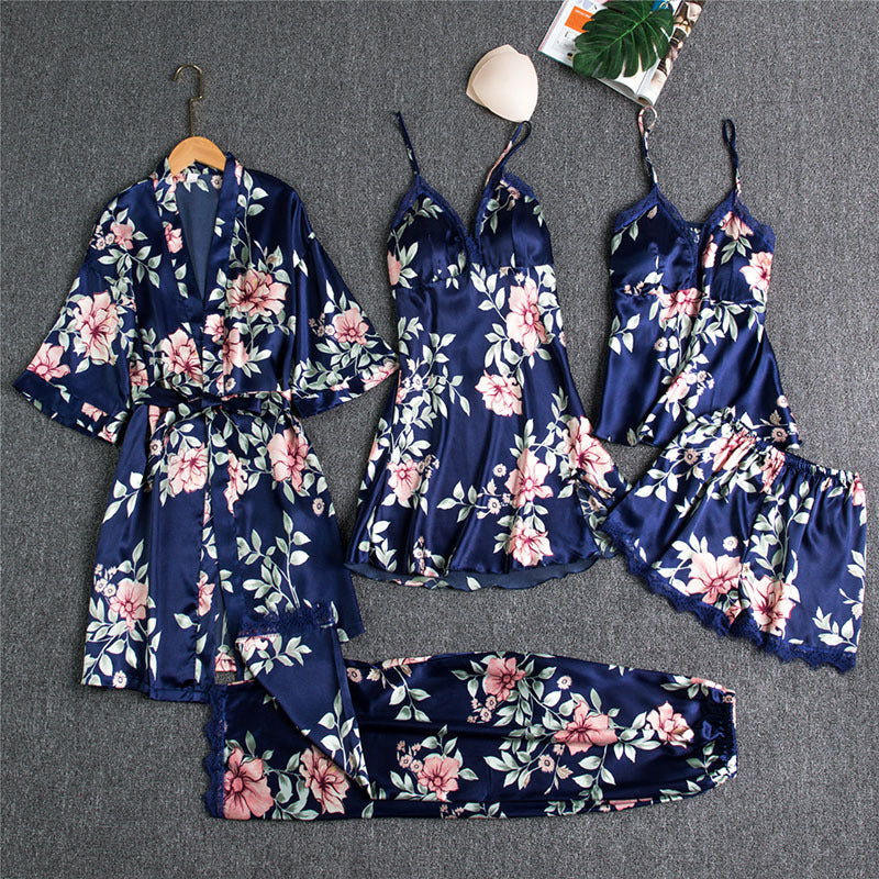 Fiona – Vijfdelige Satijnen Pyjama Set voor Dames