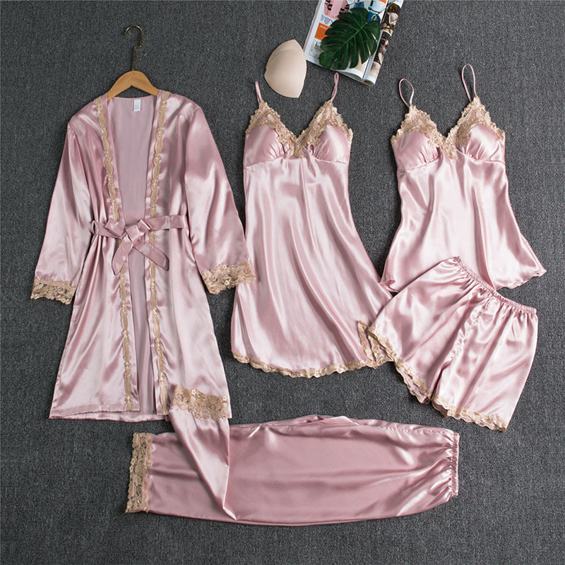 Fiona – Vijfdelige Satijnen Pyjama Set voor Dames