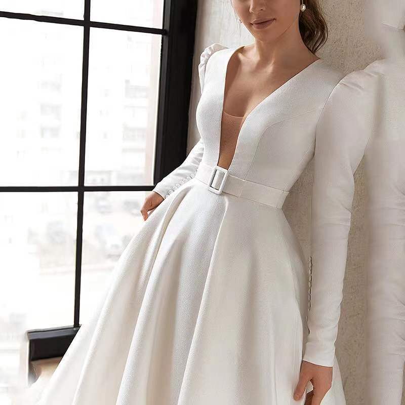 Gillian – Elegante Lange Jurk met Satijnen Afwerking