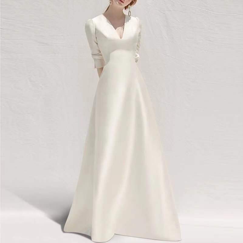 Gillian – Elegante Lange Jurk met Satijnen Afwerking