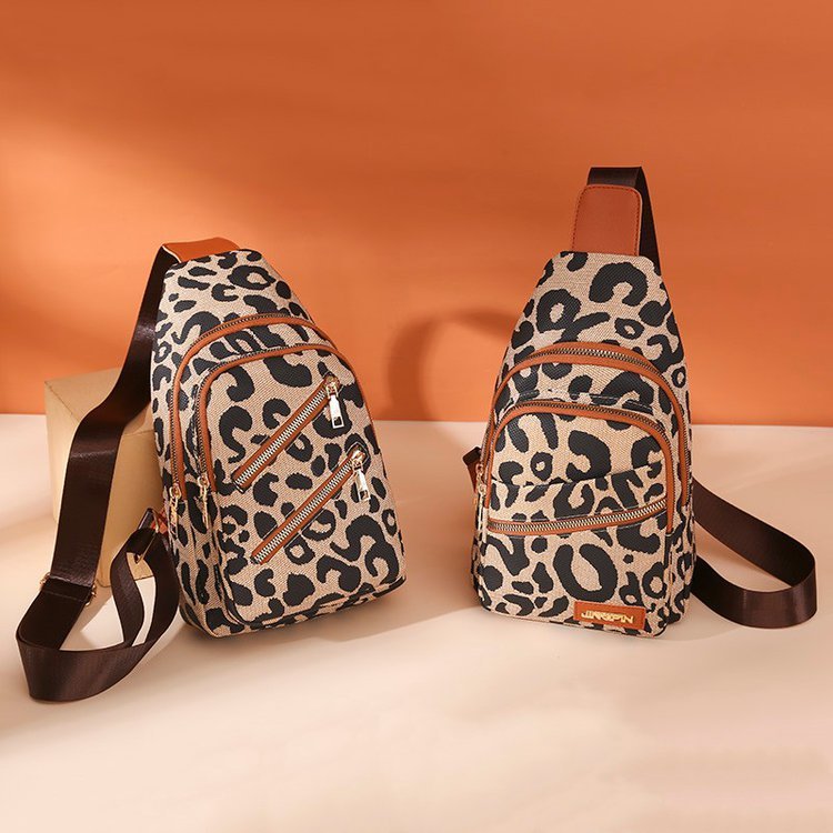 Natalie – Luipaardprint Schoudertas met Hoofdtelefoonaansluiting