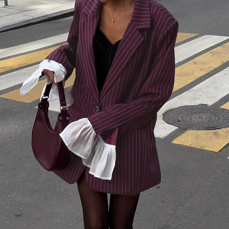 Sandra – Losse Blazer met Bell Mouwen in Streepjespatroon
