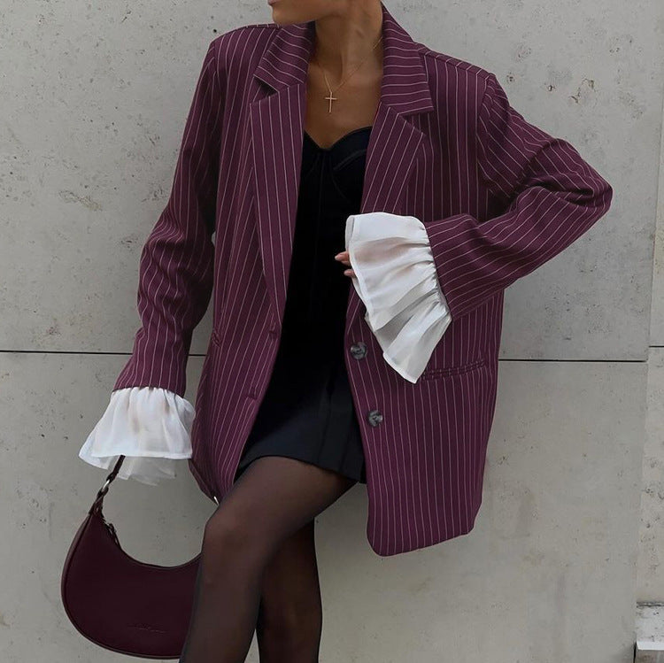 Sandra – Losse Blazer met Bell Mouwen in Streepjespatroon
