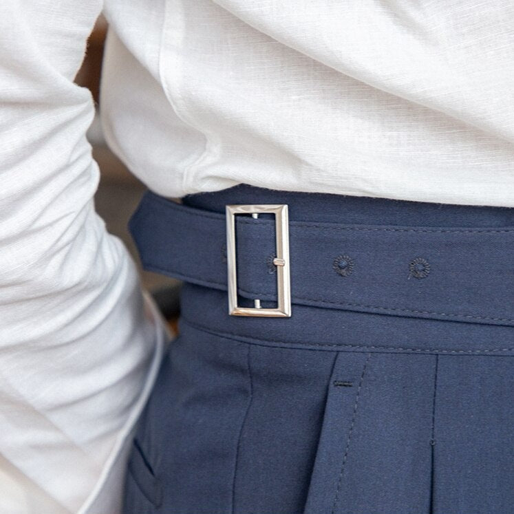 Heren Hoge Taille Pantalon op Maat – Klassieke Geplooide Broek met Gespsluiting, Zakelijke en Formele Stijl