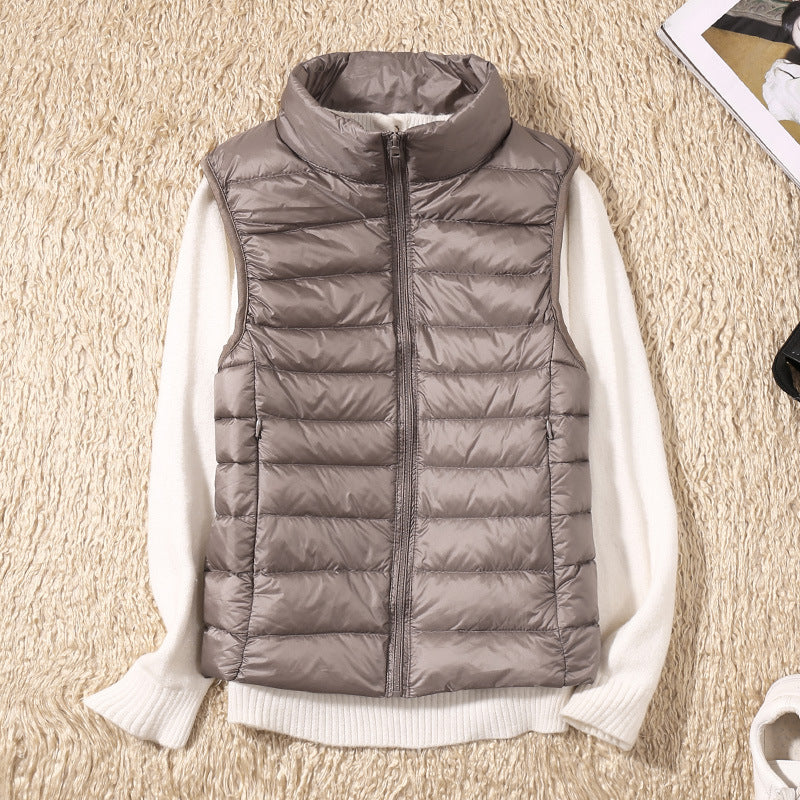 Natasha – Lichte Damesdonzen Bodywarmer met Opstaande Kraag