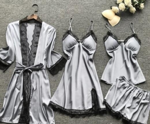 Fiona – Vijfdelige Satijnen Pyjama Set voor Dames