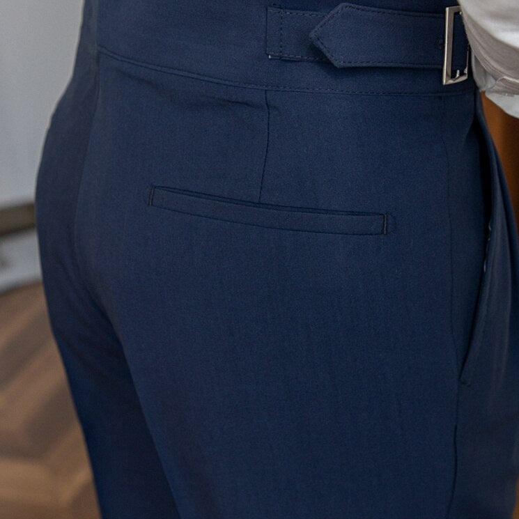 Heren Hoge Taille Pantalon op Maat – Klassieke Geplooide Broek met Gespsluiting, Zakelijke en Formele Stijl