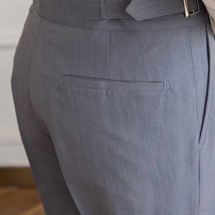 Heren Hoge Taille Pantalon op Maat – Klassieke Geplooide Broek met Gespsluiting, Zakelijke en Formele Stijl