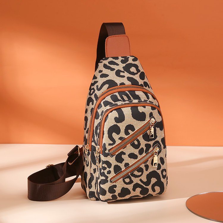 Natalie – Luipaardprint Schoudertas met Hoofdtelefoonaansluiting