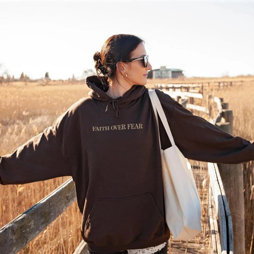 Faith Over Fear unisex hoodie – comfortabele casual hoodie met print voor heren en dames
