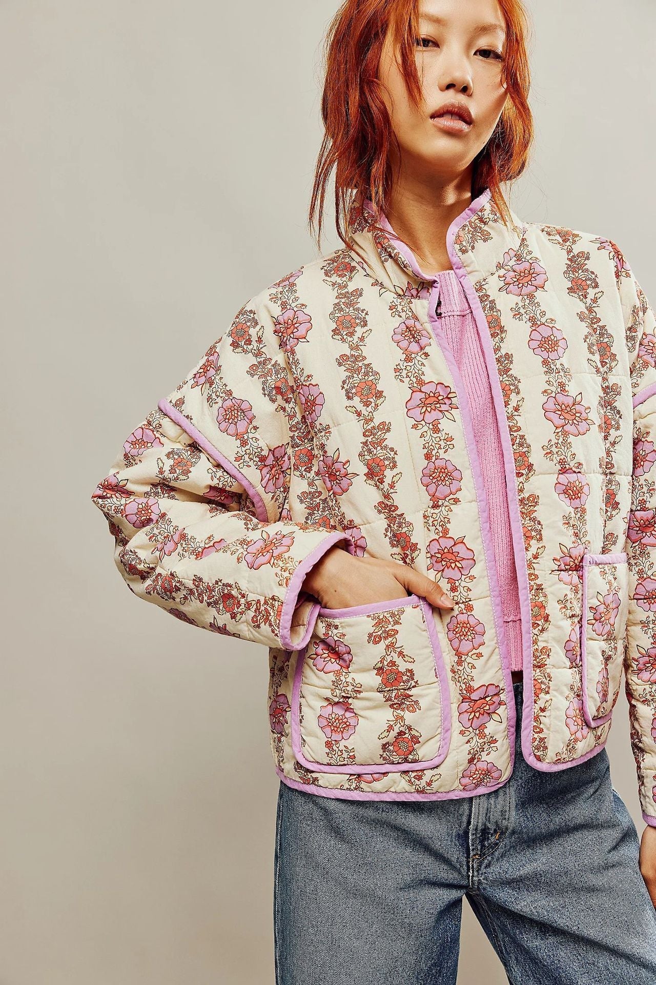 Jessica – Trendy dames bomberjack met bloemenprint en retro look voor lente en zomer