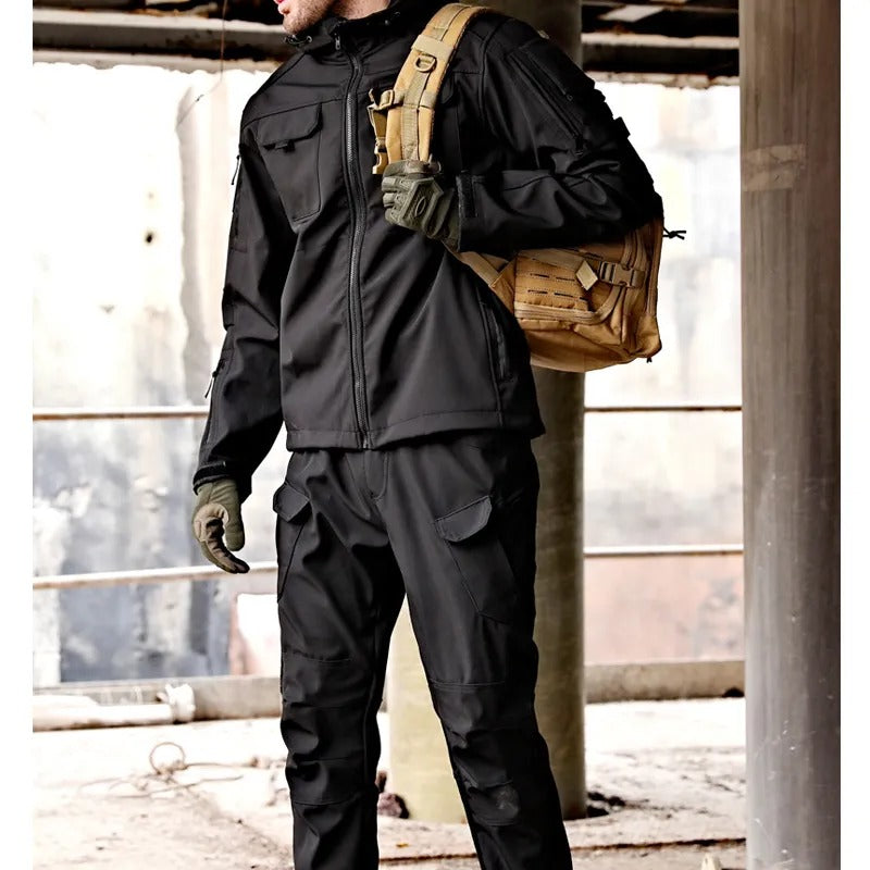 Heren Outdoor Tactisch Softshell Set – Jas en Broek voor Avontuur en Survival