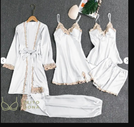 Fiona – Vijfdelige Satijnen Pyjama Set voor Dames