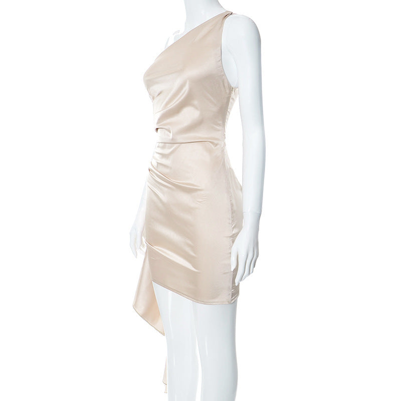 Amelia – One-shoulder Mouwloze Mini Jurk Sexy Slim Rugloze Rok