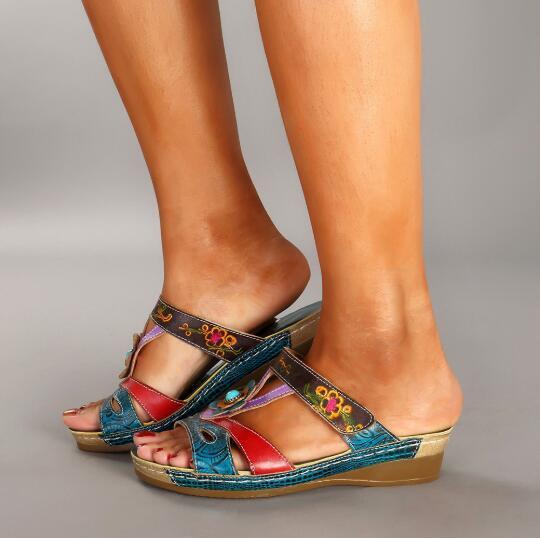 Hayley – Hakken Slippers met Etnische Bloemen voor Dames