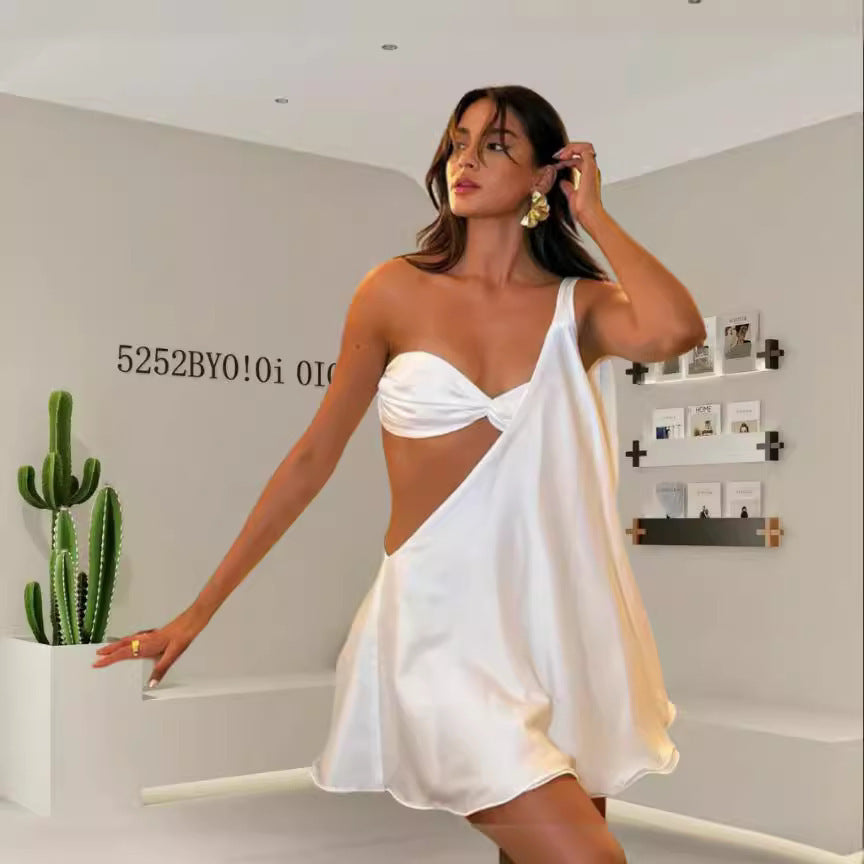 Marie – Asymmetrische Feestjurk met Schouderontwerp