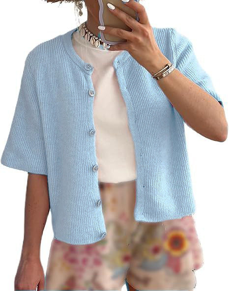 Margaret – Gebreid Damesvest met Halve Kraag en Knopen