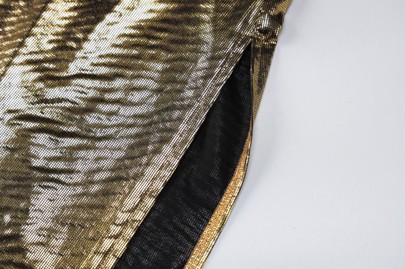 Katy – Rugloze Slanke Jurk met Split